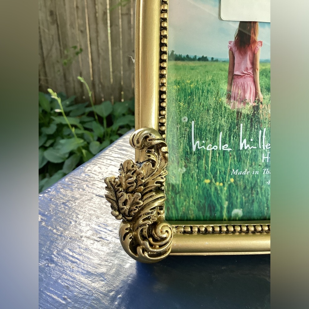 Nicole Miller Golden Picture Frame Fits 4’’ x 6’’ Photo - Picture 2 of 8